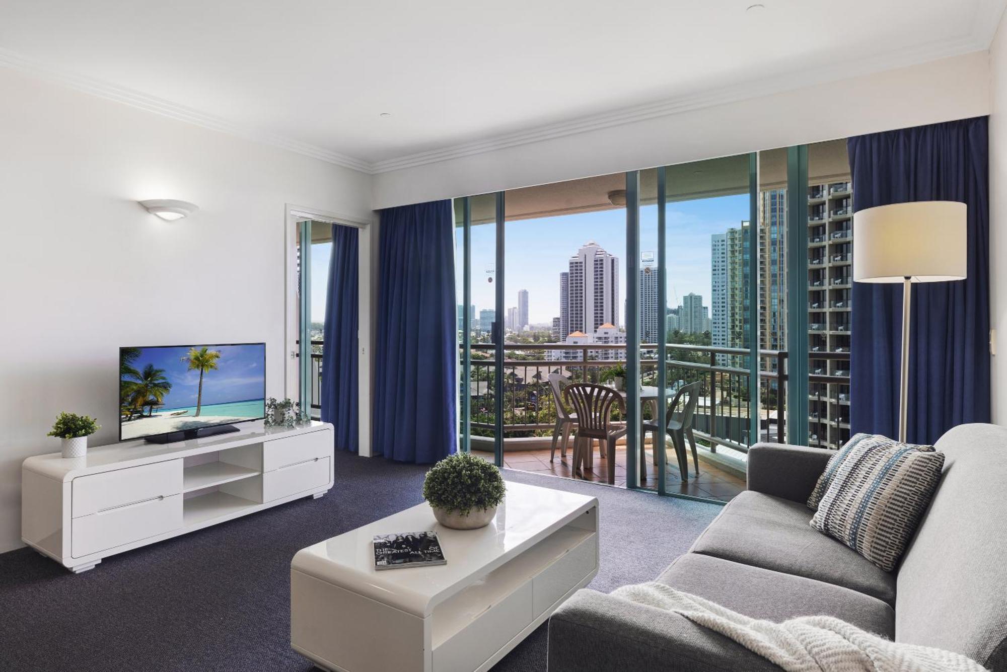Crown Towers Apartment